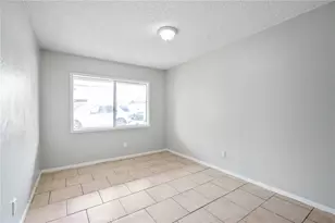 213 E 87th Pl, Los Angeles, CA 90003 - Photo 10