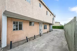 213 E 87th Pl, Los Angeles, CA 90003 - Photo 6