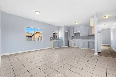 10406 Avalon Boulevard, Los Angeles, CA 90003 - Photo 4