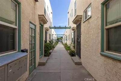 1738 E 4th Street #15, Long Beach, CA 90802 - Photo 18