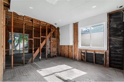 15021 Sylvan, Van Nuys, CA 91411 - Photo 18