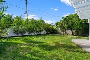 5141 Don Pio Dr, Woodland Hills, CA 91364 - Photo 34