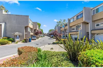 18697 Club, Huntington Beach, CA 92648 - Photo 14