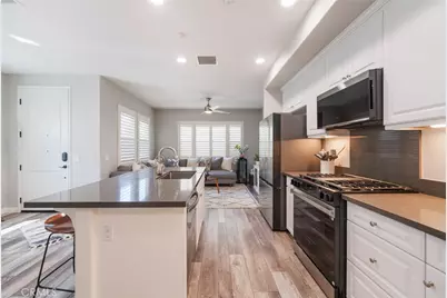 585 S Kroeger, Anaheim, CA 92805 - Photo 6