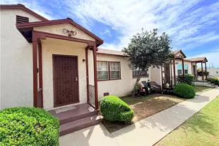 10846 S Manhattan, Los Angeles, CA 90047 - Photo 2