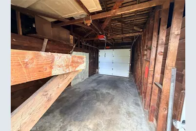 10846 S Manhattan, Los Angeles, CA 90047 - Photo 8