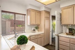 39876 Via Castana, Murrieta, CA 92563 - Photo 12