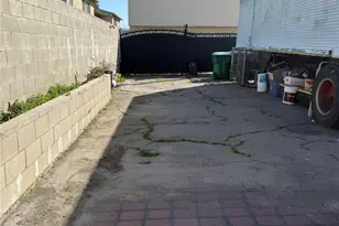 260 E S, Long Beach, CA 90805 - Photo 8