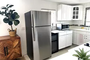 320 14th St, Seal Beach, CA 90740 - Photo 18