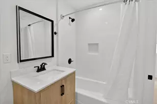 16619 Lake Ave, Paramount, CA 90723 - Photo 18