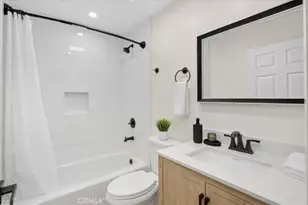 16619 Lake Ave, Paramount, CA 90723 - Photo 18