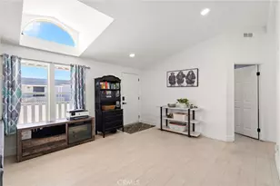 21851 Newland Square, Huntington Beach, CA 92646 - Photo 8