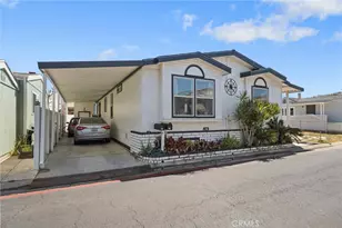 21851 Newland Square, Huntington Beach, CA 92646 - Photo 2