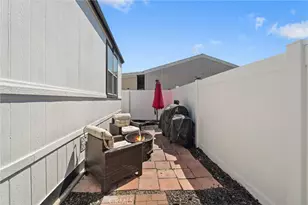 21851 Newland Square, Huntington Beach, CA 92646 - Photo 36