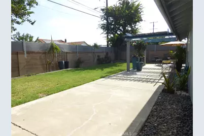 8881 Albatross Dr, Huntington Beach, CA 92646 - Photo 30