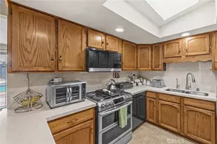 11812 Fortney Dr, Anaheim, CA 92804 - Photo 12