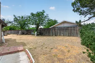 9102 Camphor, Hesperia, CA 92345 - Photo 32