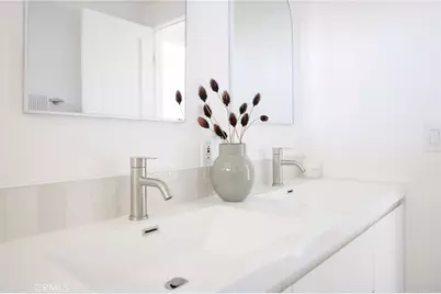 2566 Oxford, Costa Mesa, CA 92626 - Photo 32