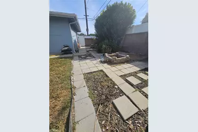 2001 Carfax, Long Beach, CA 90815 - Photo 22