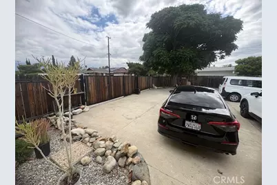 2196 N Orange Grove Avenue, Pomona, CA 91768 - Photo 32