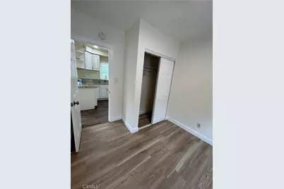 2033 W Burnett Street, Long Beach, CA 90810 - Photo 10