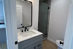 2033 W Burnett St, Long Beach, CA 90810 - Photo 22
