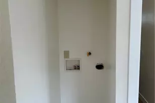 2033 W Burnett St, Long Beach, CA 90810 - Photo 12