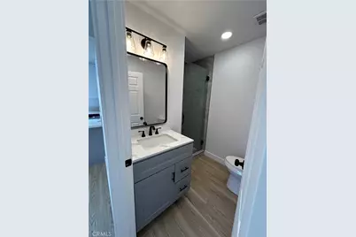 2033 W Burnett Street, Long Beach, CA 90810 - Photo 22