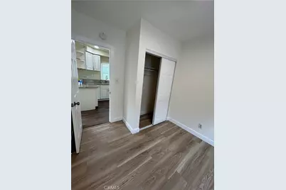 2033 W Burnett Street, Long Beach, CA 90810 - Photo 10
