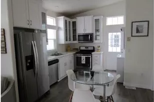 8250 Lankershim Blvd #Elm 3, North Hollywood, CA 91605 - Photo 6