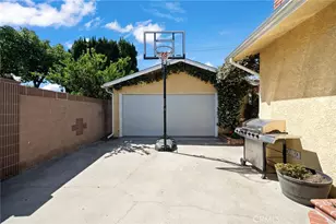 11442 212th St, Lakewood, CA 90715 - Photo 32