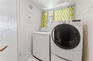 512 S Hollydale, Anaheim, CA 92808 - Photo 20