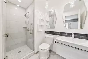512 S Hollydale, Anaheim, CA 92808 - Photo 28