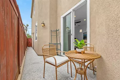 513 Pecan Ave, Huntington Beach, CA 92648 - Photo 18