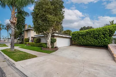 17188 Edgewater, Huntington Beach, CA 92649 - Photo 4