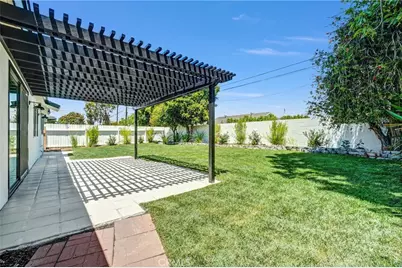 14492 Spa Drive, Huntington Beach, CA 92647 - Photo 34