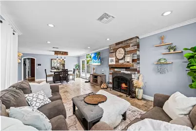 15001 Victoria, Huntington Beach, CA 92647 - Photo 8