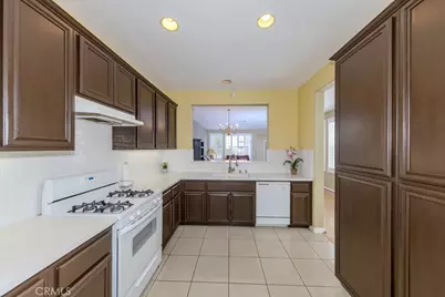 2158 W Cherrywood Lane, Anaheim, CA 92804 - Photo 4