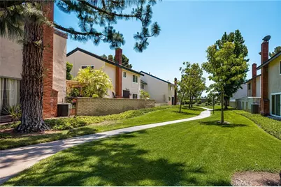 306 Los Padres Lane, Placentia, CA 92870 - Photo 32