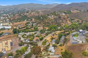 403 Estrelita, Vista, CA 92084 - Photo 28