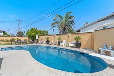 2113 W Niobe, Anaheim, CA 92804 - Photo 32