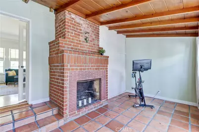 317 N Beachwood Avenue, Burbank, CA 91506 - Photo 24