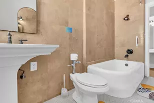 315 W 3rd, Long Beach, CA 90802 - Photo 16