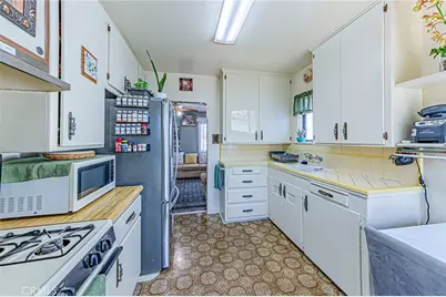 1060 S Rebecca, Pomona, CA 91766 - Photo 12