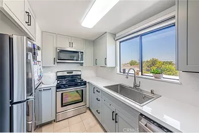 301 W Gladstone Street #13, Azusa, CA 91702 - Photo 8