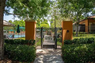 33 Silverado, Irvine, CA 92618 - Photo 30
