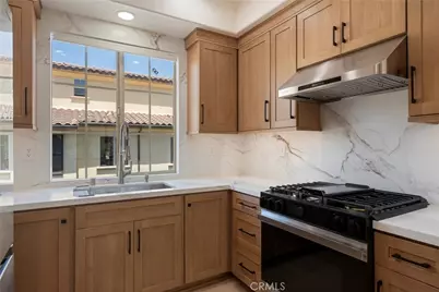 33 Silverado, Irvine, CA 92618 - Photo 6