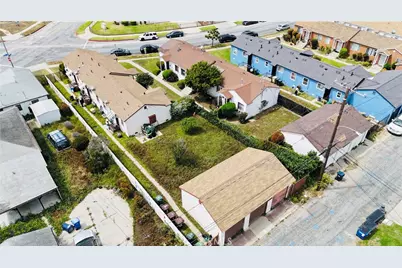 10846 S Manhattan, Los Angeles, CA 90047 - Photo 8