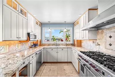 800 Driftwood Avenue, Seal Beach, CA 90740 - Photo 16