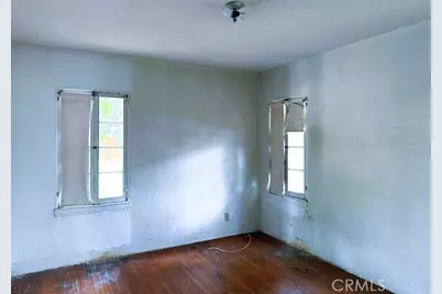 9432 S Hobart Boulevard, Los Angeles, CA 90047 - Photo 12